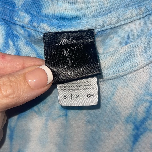 Reebok Athletic Shirt  Size S/CH/P Light Gray  Color Light Weight - Picture 6 of 6